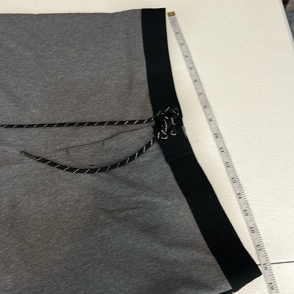 Coolibar Falcon Board Shorts Gray & Black UPF 50+ NWT Sz 38 - Picture 7 of 10